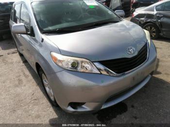  Salvage Toyota Sienna