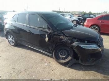  Salvage Nissan Kicks