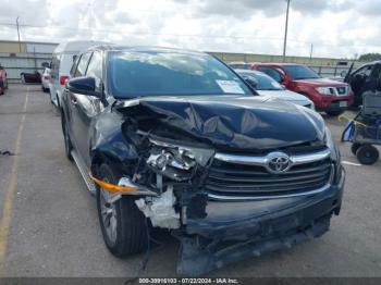  Salvage Toyota Highlander