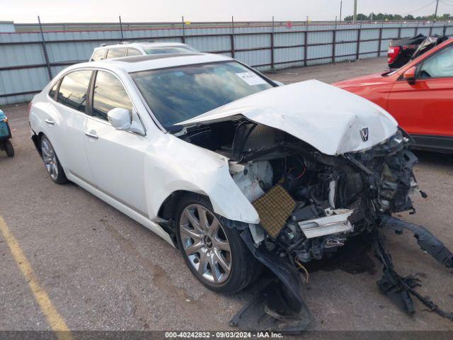  Salvage Hyundai Equus