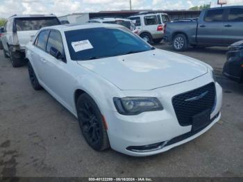  Salvage Chrysler 300