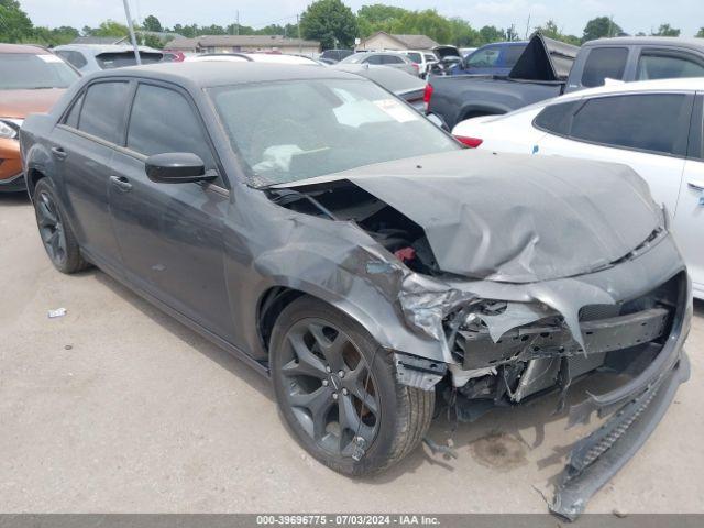  Salvage Chrysler 300