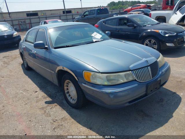  Salvage Lincoln Towncar