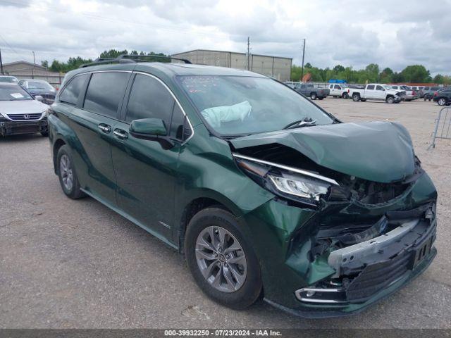  Salvage Toyota Sienna