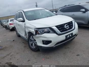  Salvage Nissan Pathfinder