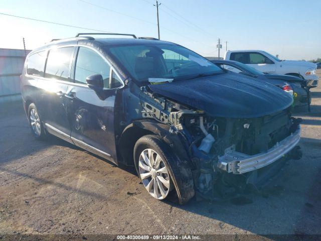  Salvage Chrysler Pacifica