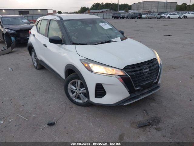  Salvage Nissan Kicks