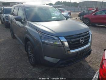  Salvage Nissan Pathfinder