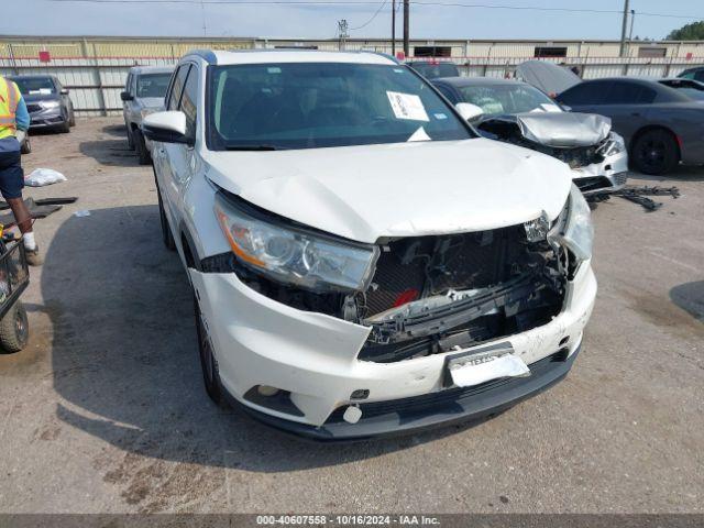  Salvage Toyota Highlander