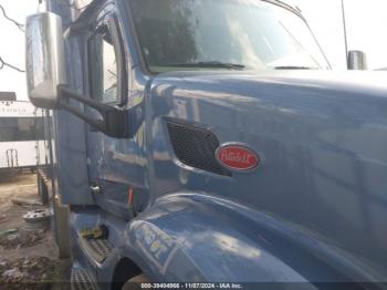  Salvage Peterbilt 579