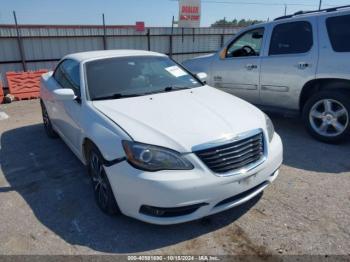  Salvage Chrysler 200