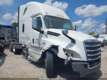  Salvage Freightliner New Cascadia 126