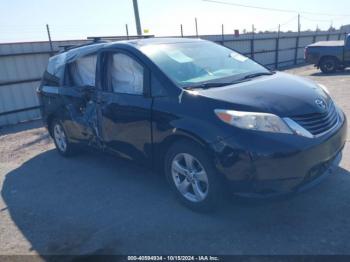  Salvage Toyota Sienna