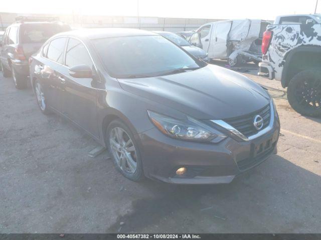  Salvage Nissan Altima