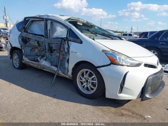  Salvage Toyota Prius v