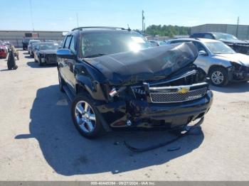  Salvage Chevrolet Avalanche