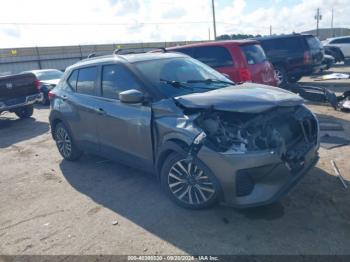  Salvage Nissan Kicks