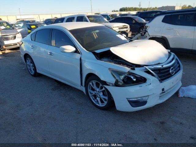  Salvage Nissan Altima