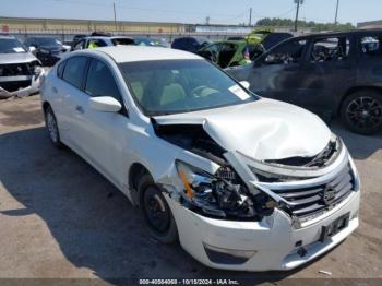  Salvage Nissan Altima