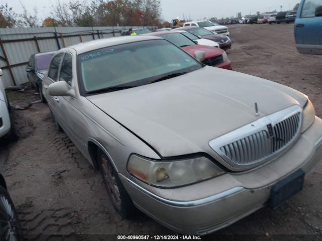  Salvage Lincoln Towncar