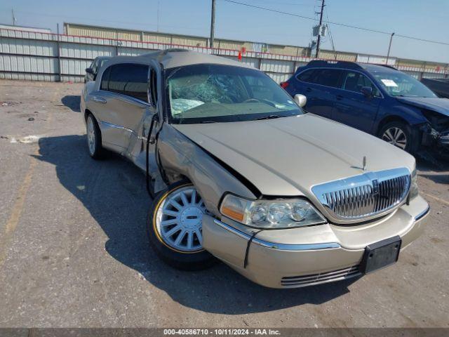  Salvage Lincoln Towncar