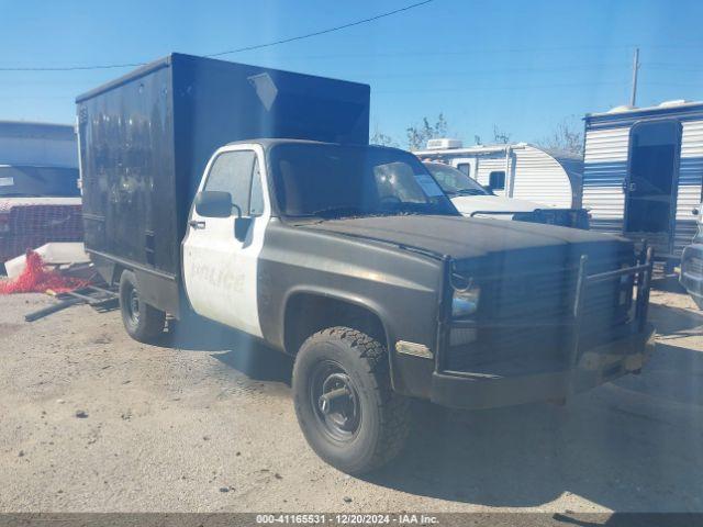  Salvage Chevrolet D30