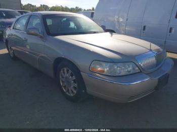  Salvage Lincoln Towncar