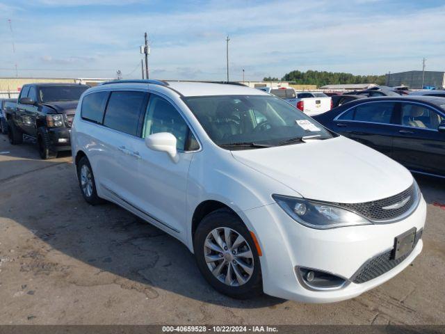  Salvage Chrysler Pacifica