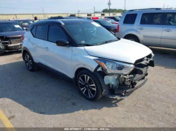  Salvage Nissan Kicks