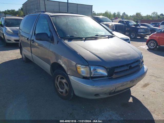  Salvage Toyota Sienna