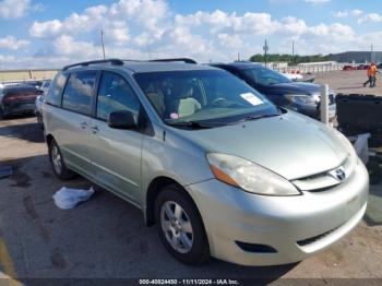  Salvage Toyota Sienna