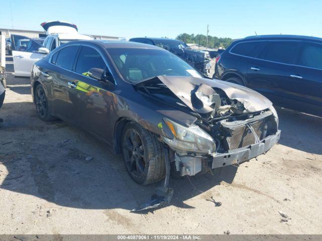  Salvage Nissan Maxima