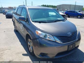  Salvage Toyota Sienna