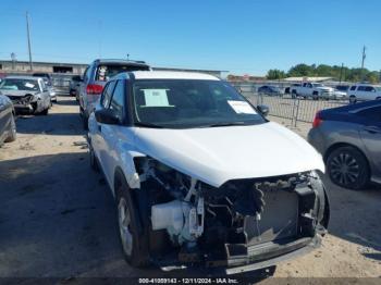  Salvage Nissan Kicks