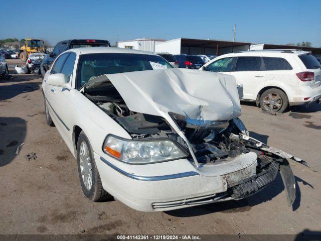  Salvage Lincoln Towncar