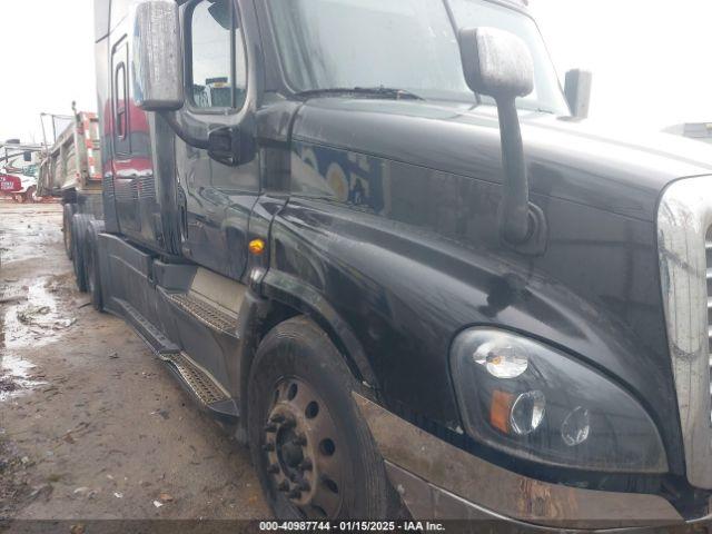  Salvage Freightliner Cascadia 125