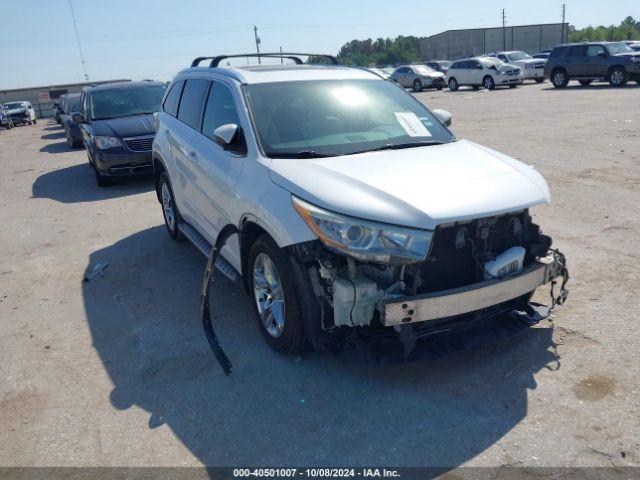  Salvage Toyota Highlander