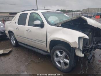  Salvage Chevrolet Avalanche