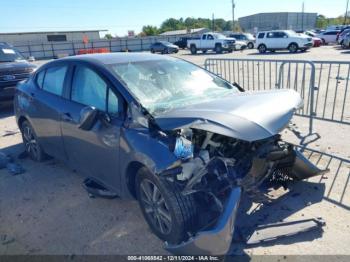  Salvage Nissan Versa