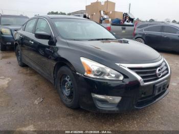  Salvage Nissan Altima