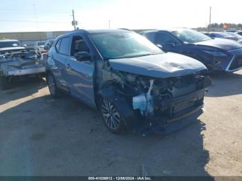  Salvage Nissan Kicks