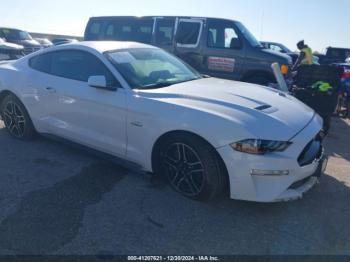  Salvage Ford Mustang