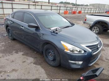  Salvage Nissan Altima