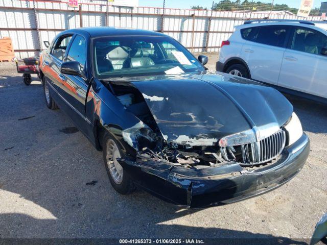  Salvage Lincoln Towncar