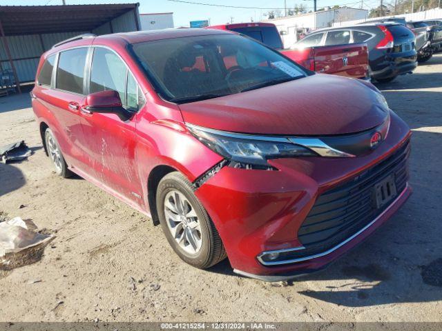  Salvage Toyota Sienna