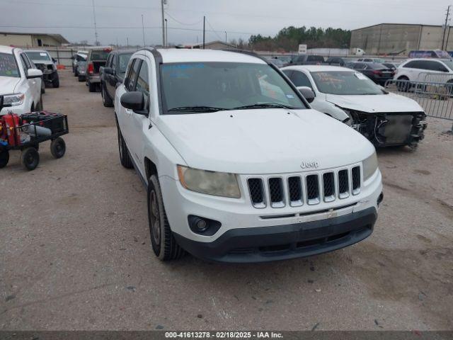  Salvage Jeep Compass