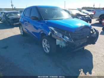  Salvage Nissan Kicks