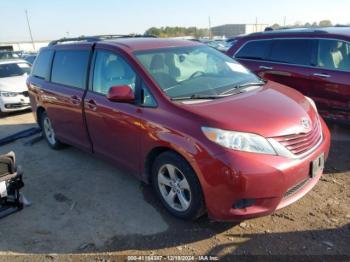  Salvage Toyota Sienna