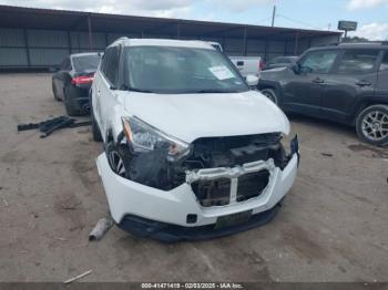  Salvage Nissan Kicks