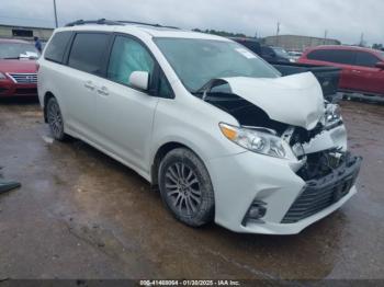  Salvage Toyota Sienna